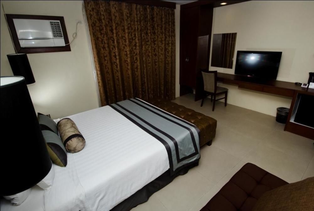 Mango Suites Tuguegarao City Buitenkant foto