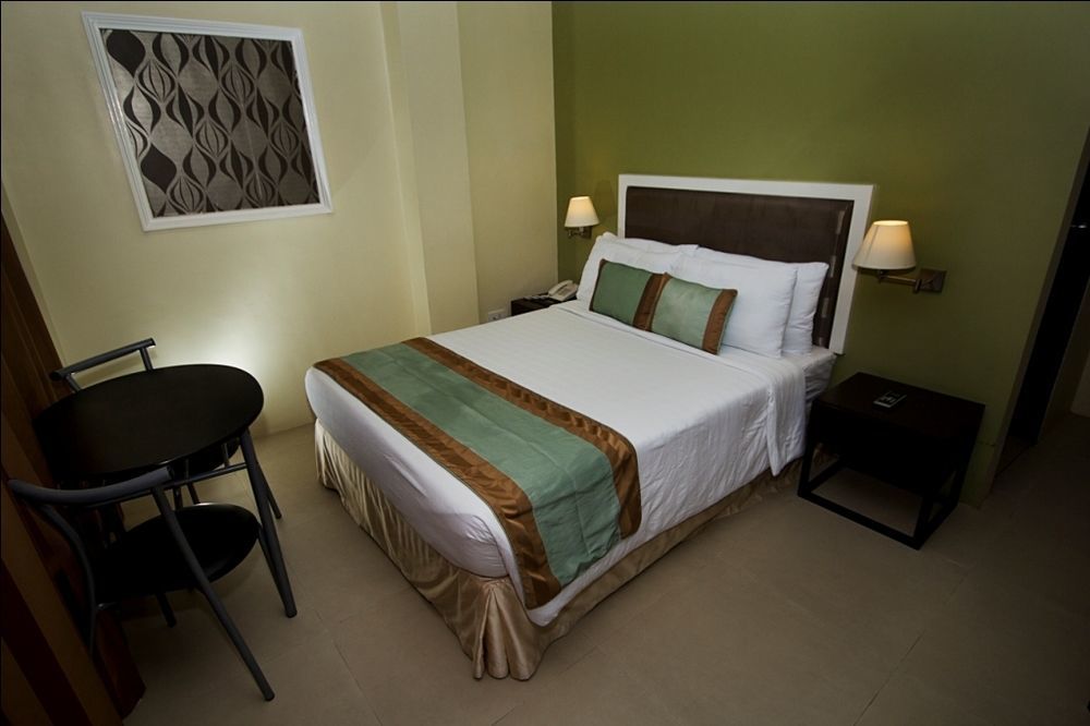 Mango Suites Tuguegarao City Buitenkant foto